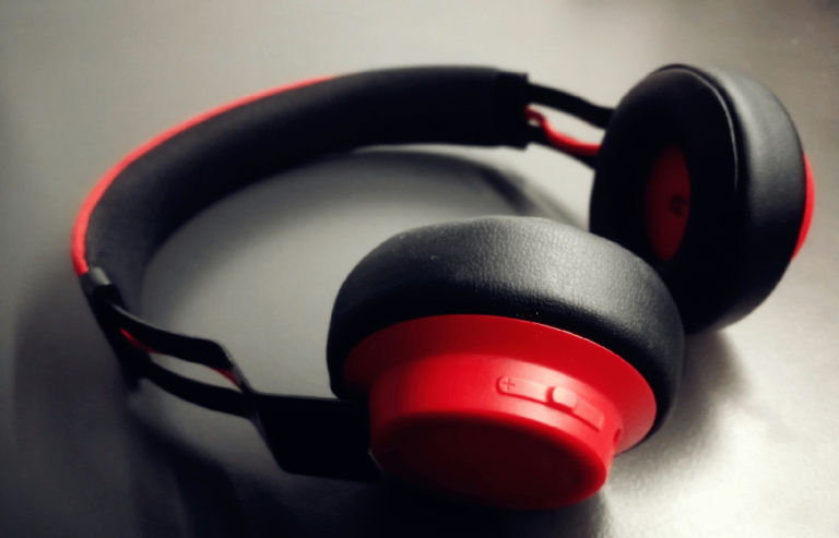 Read more about the article Headsets Are Better if You’re Playing Games